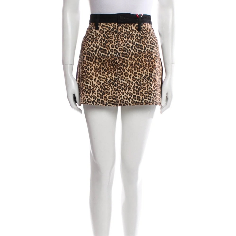 ALICE + OLIVIAAnimal Print Mini Skirt